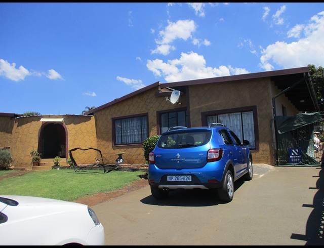 5 BEDROOM FREEHOLD FOR SALE IN HOWICK WEST